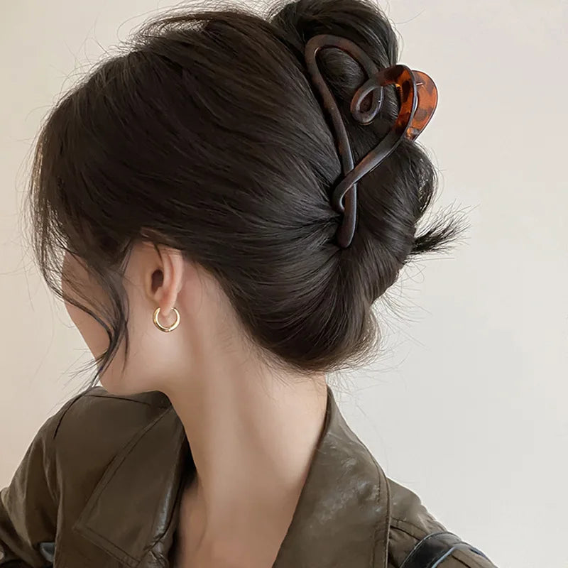 New Large Heart Hair Claws Clips Women Girls Ponytail Holder Plastic Crab Hair Clamp Barrettes Hairpins Hair Accessories Fashion