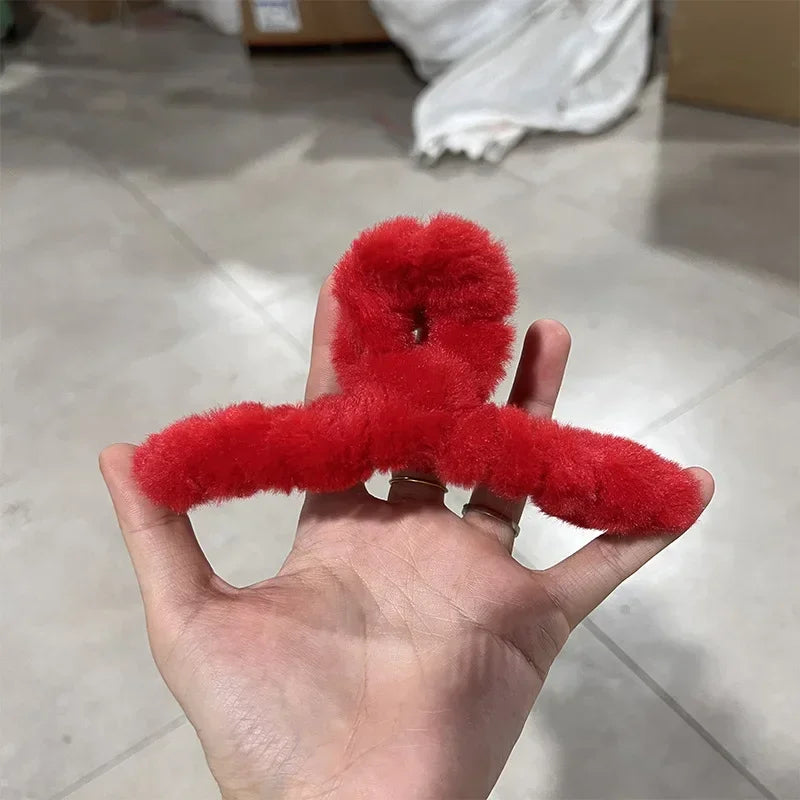 Winter Faux Fur Hair Claw for Women Elegant Acrylic Crab Barrette Hairpin Girl-Hair Accessories Furry Headwear Hair Claw Clip