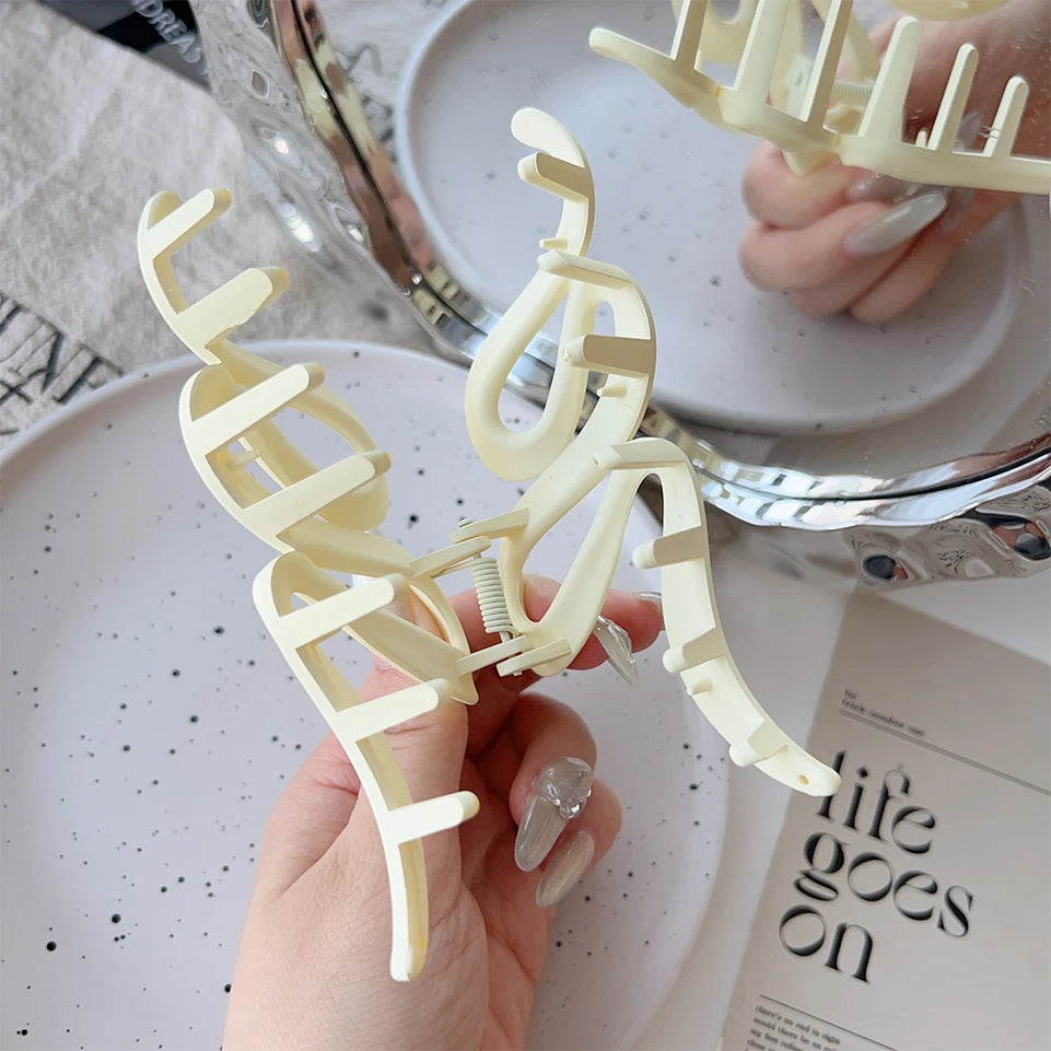 13cm Acrylic Hair Clips For Women Hairpin Matte Wave Hair Claw Clip Hair Accessories Girls Headwear 4 Colors New