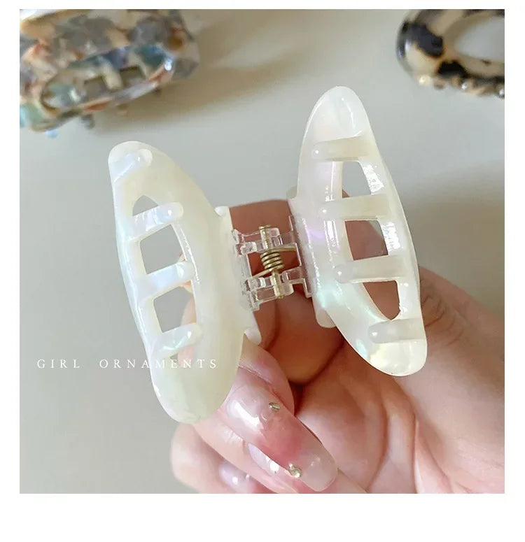 2022 New Women Hair Claw Small 4.5cm Acetate Hair Clips Elegant Colorful Hollow Out Claw Clip Girls Hair Accessories Hairclip