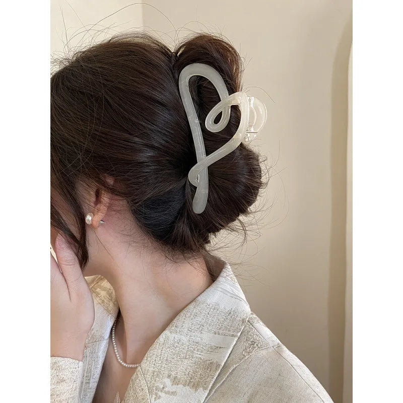 New Large Heart Hair Claws Clips Women Girls Ponytail Holder Plastic Crab Hair Clamp Barrettes Hairpins Hair Accessories Fashion