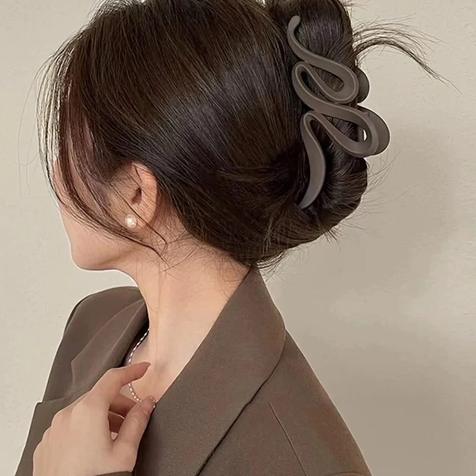 13cm Acrylic Hair Clips For Women Hairpin Matte Wave Hair Claw Clip Hair Accessories Girls Headwear 4 Colors New