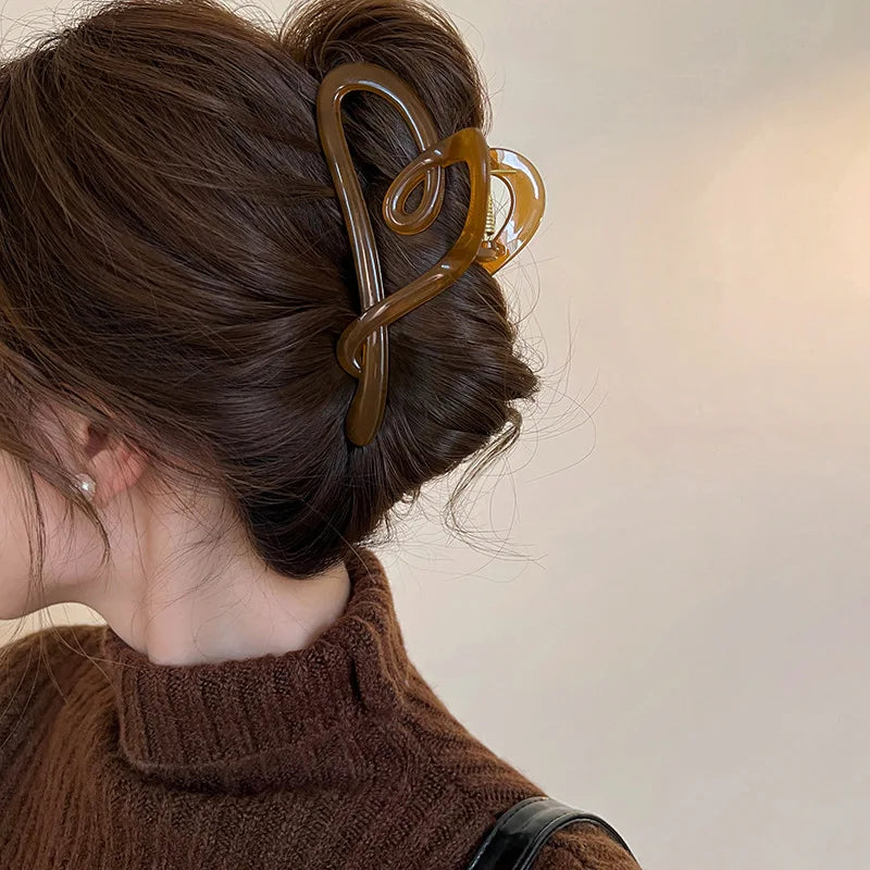 New Large Heart Hair Claws Clips Women Girls Ponytail Holder Plastic Crab Hair Clamp Barrettes Hairpins Hair Accessories Fashion