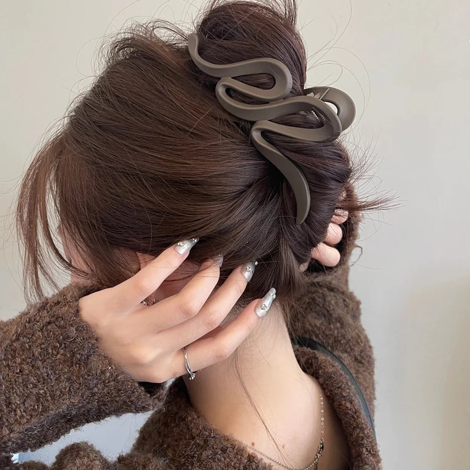 13cm Acrylic Hair Clips For Women Hairpin Matte Wave Hair Claw Clip Hair Accessories Girls Headwear 4 Colors New